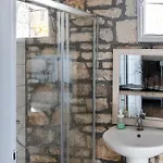 Hostal Himara Hostel