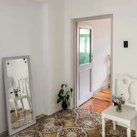Himara Hostel Hostal *