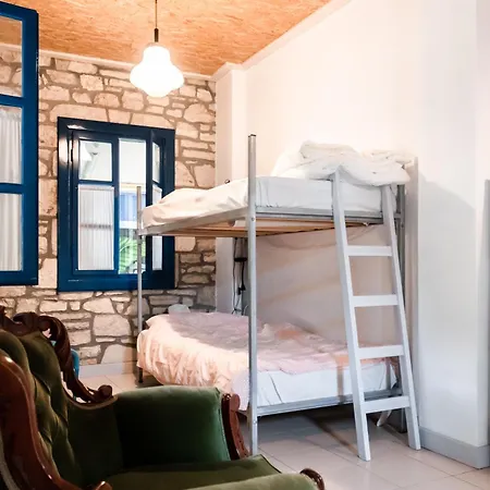 Hostal Himara Hostel