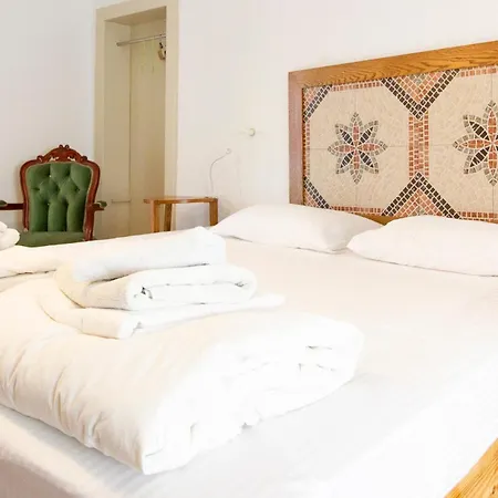 Hostal Himara Hostel