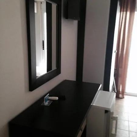 Himara Hostel Hostal *