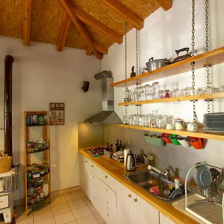 Hostal Himara Hostel *