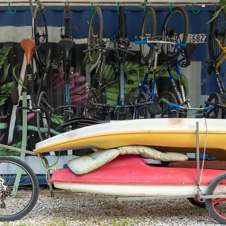 Himara Hostel Хостел