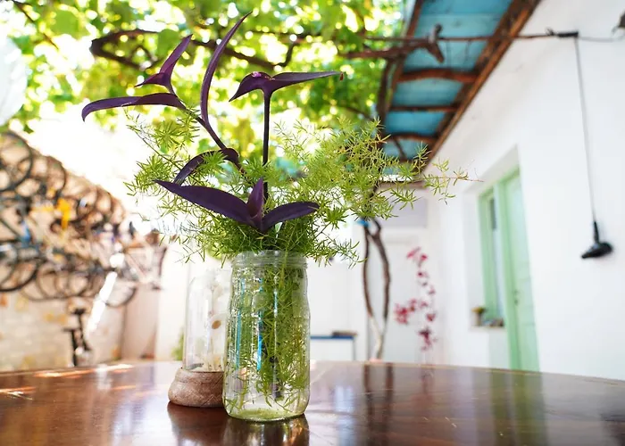 Himara Hostel * Himare