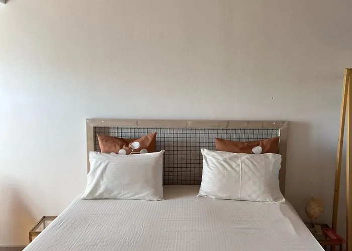 Himara Hostel Vandrarhem *