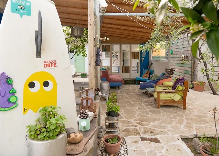 Himara Hostel * Himare