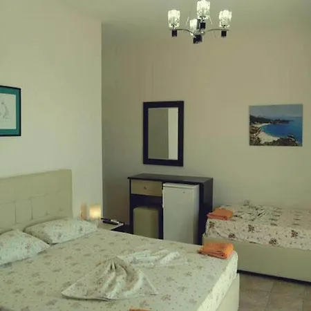 Himara Hostel Χειμάρρα