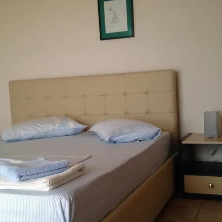 Himara Hostel