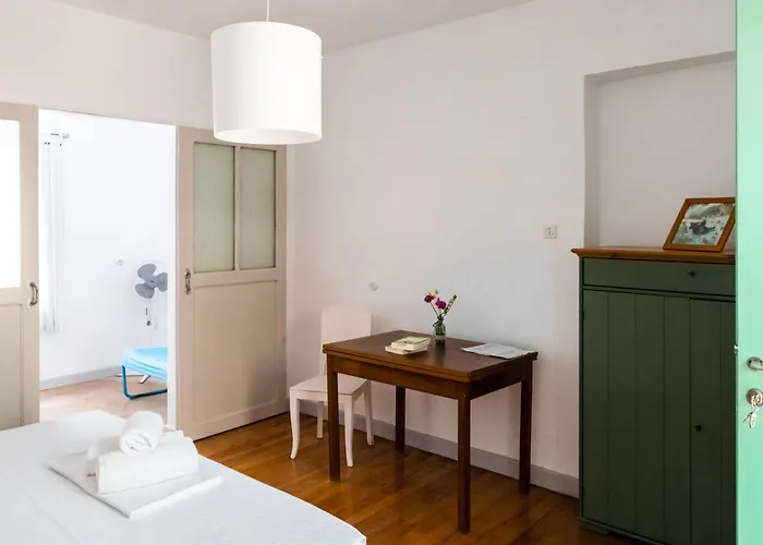 Himara Hostel Himare