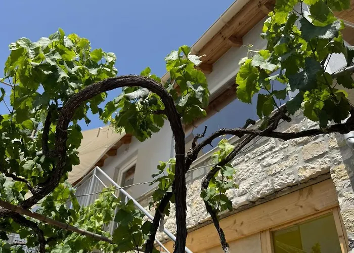 Himara Hostel Hostel